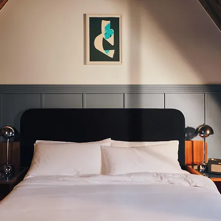 Отель The Hoxton Lloyd Centre East 4*