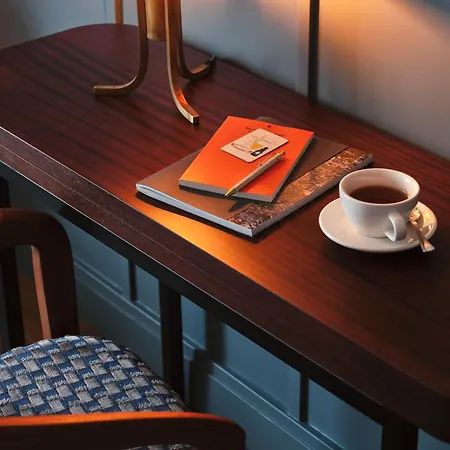Отель The Hoxton Lloyd Centre East 4*