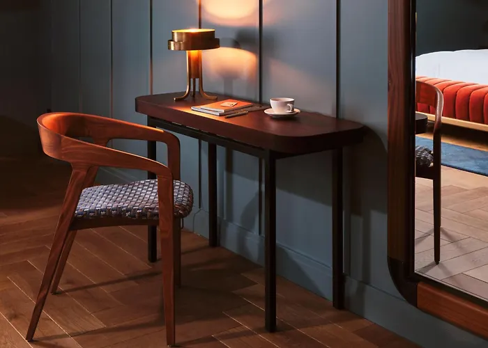 The Hoxton Lloyd Centre East