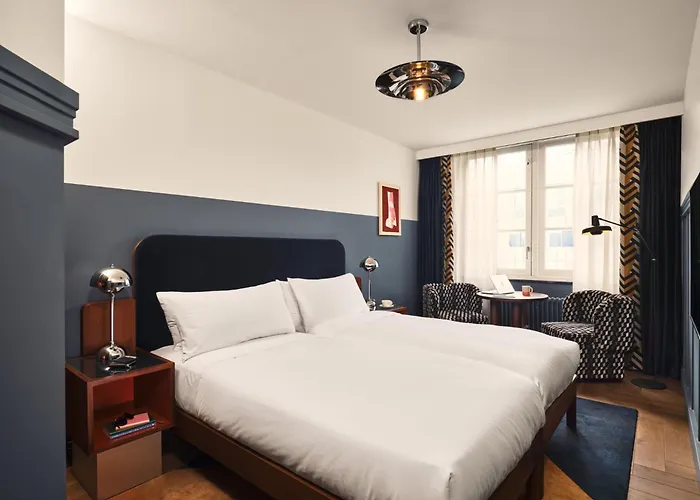 The Hoxton Lloyd Centre East