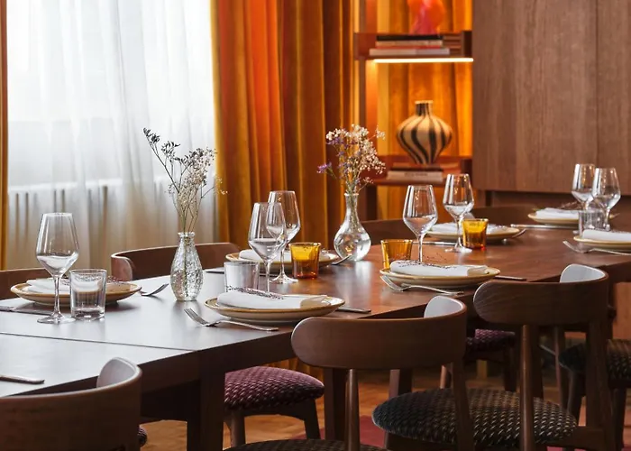 The Hoxton Lloyd Centre East