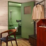 The Hoxton Lloyd Centre East 4*