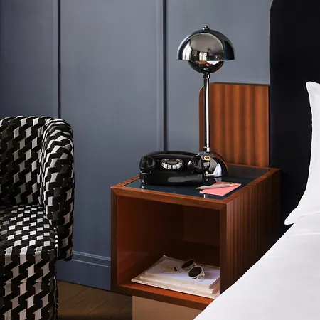 The Hoxton Lloyd Centre East 4*