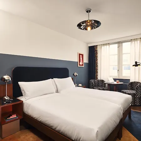 The Hoxton Lloyd Centre East