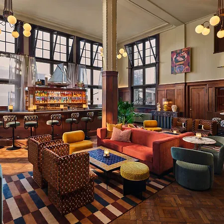 The Hoxton Lloyd Centre East 4*