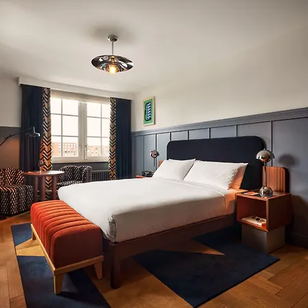 The Hoxton Lloyd Centre East 4*