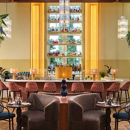 The Hoxton Lloyd Centre East ホテル