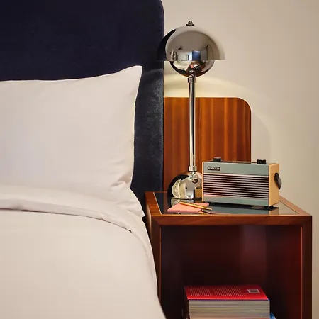 The Hoxton Lloyd Centre East ホテル