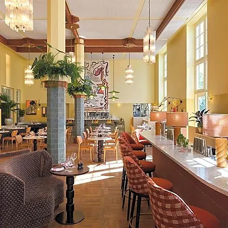 The Hoxton, Lloyd فندق 4*