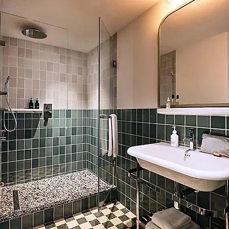 فندق The Hoxton, Lloyd 4*