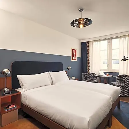 The Hoxton, Lloyd 호텔 4*