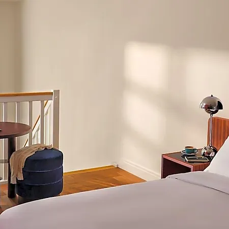 فندق The Hoxton, Lloyd