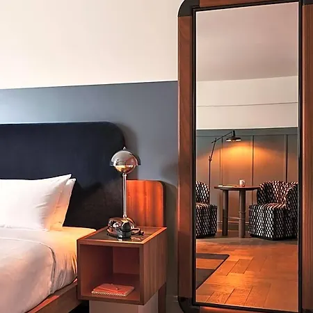 فندق The Hoxton, Lloyd