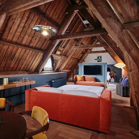 The Hoxton, Lloyd 4*