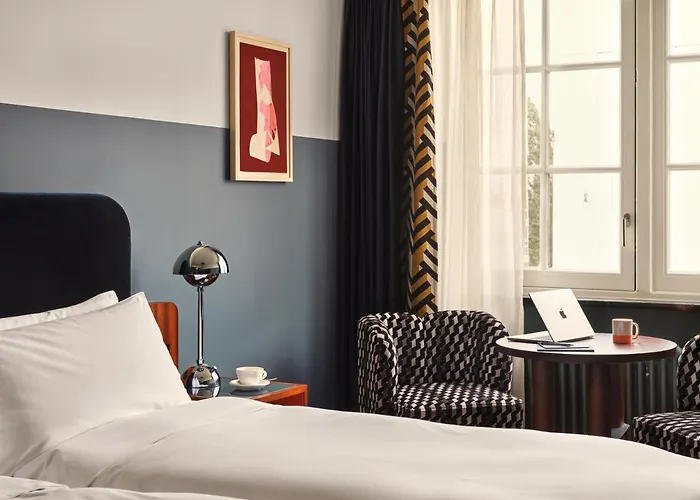 The Hoxton Lloyd Centre East 4*