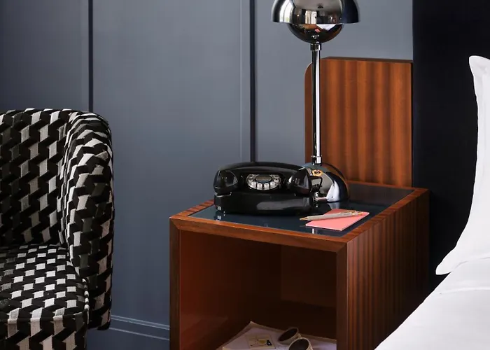 The Hoxton Lloyd Centre East 4*