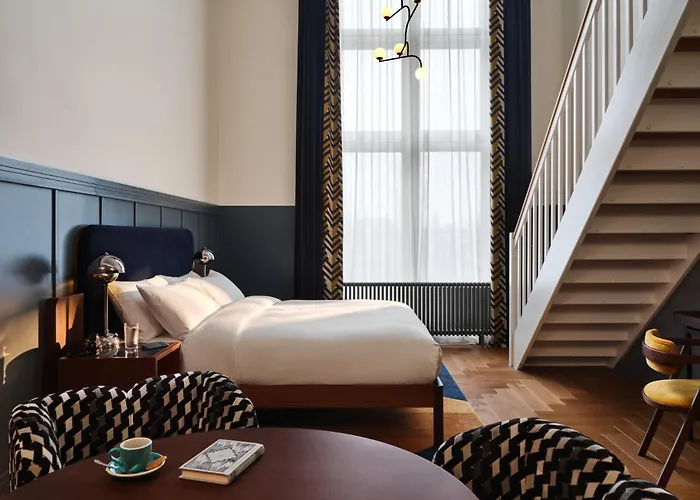 The Hoxton Lloyd Centre East Hotel 4*