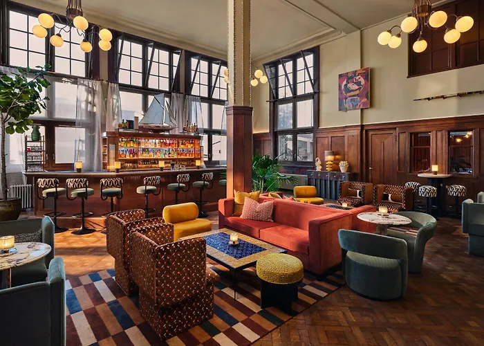 The Hoxton Lloyd Centre East 4*