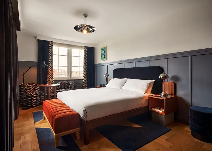 The Hoxton Lloyd Centre East 4*